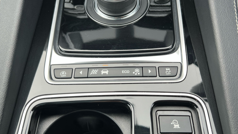 Jaguar F-Pace 2.0d [240] Chequered Flag 5dr Auto AWD Diesel Estate